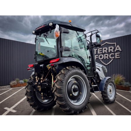 Трактор TERRA FORCE 5504XC із великою кабіною, 50 к.с, повний привід 4х4, Євронавіска, широкі шини, Андроїд планшет
